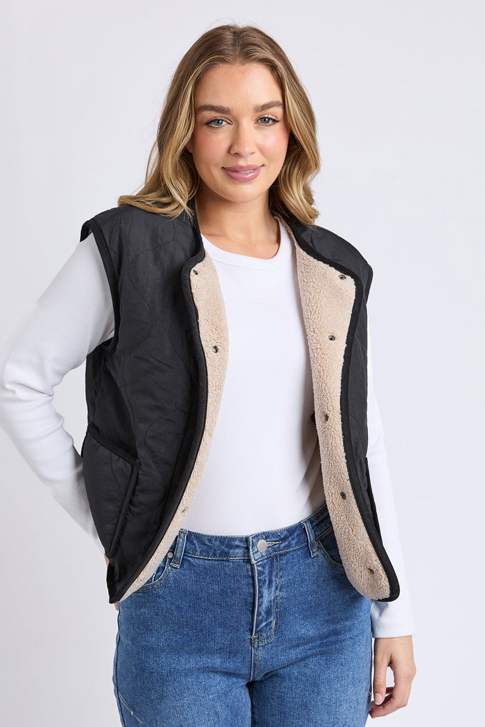 Alberta Vest Black