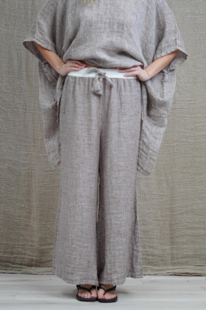 Alessa Wide Leg Pants | Black & Pink Woven