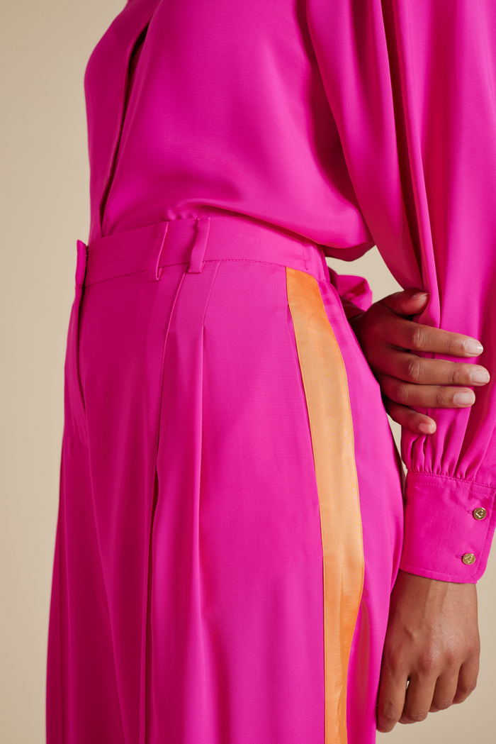 Alissa Pant in Flamingo