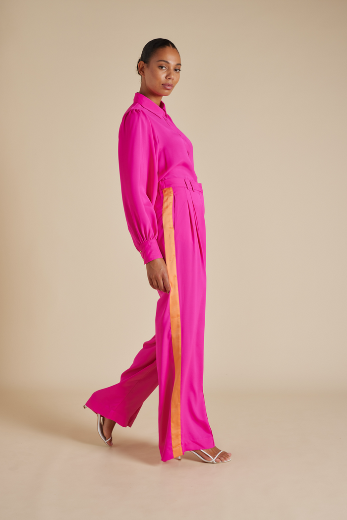 Alissa Pant in Flamingo