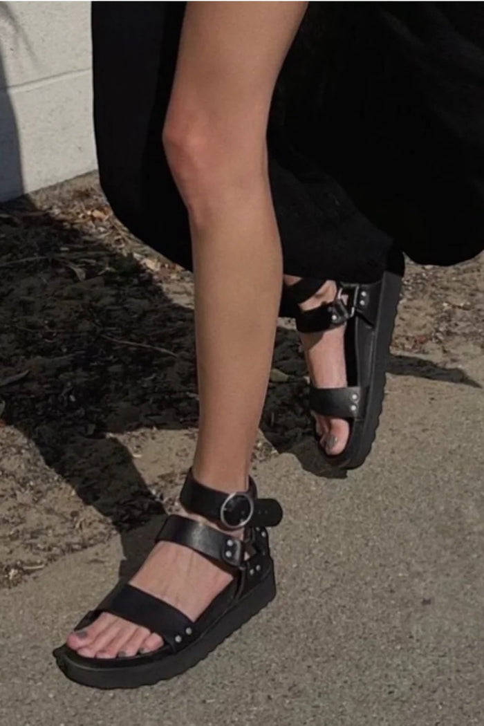 Burt Sandal | Black/White Welt