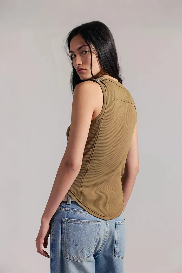 Jamie Buckle Tank | Beehive