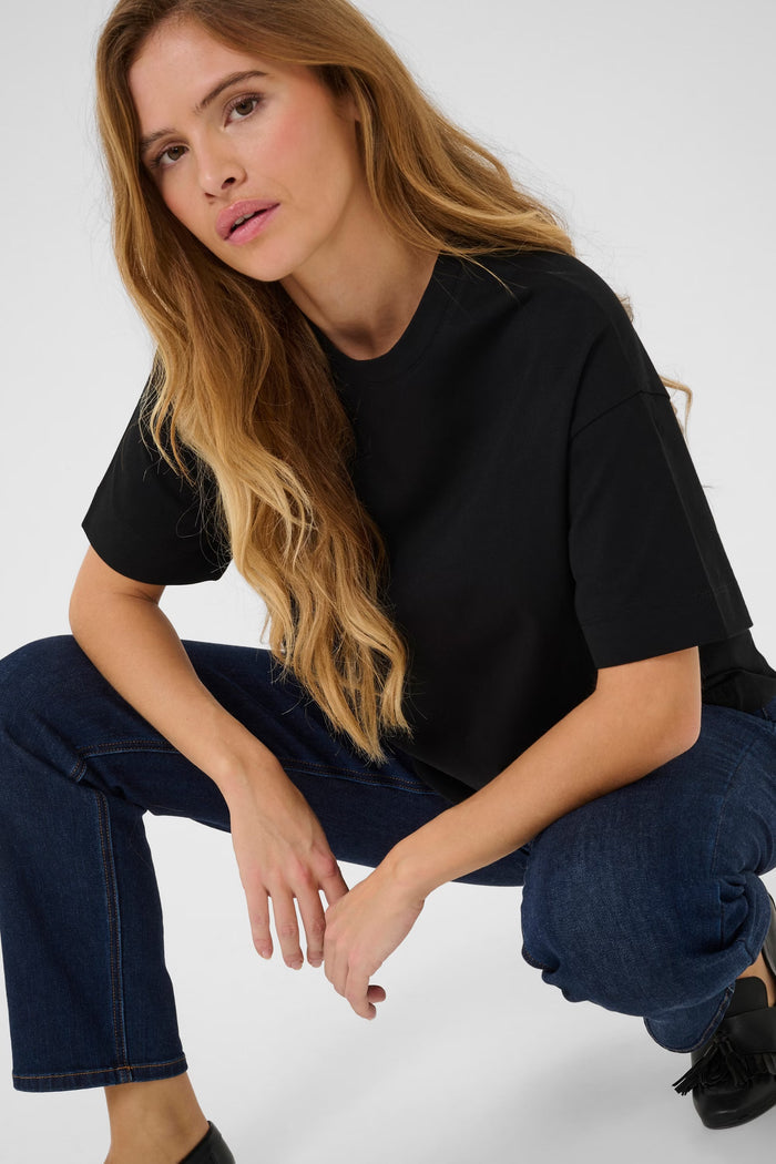 KAtomina T-shirt | Black Deep