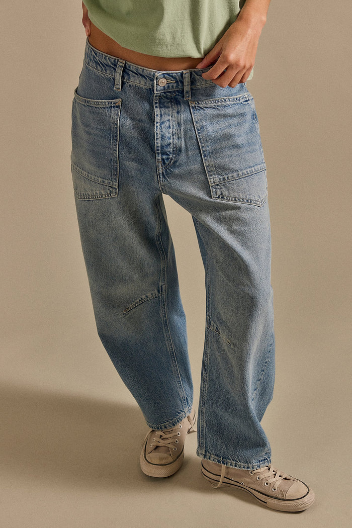 Minimalist Moxie Barrel Jeans | County Fair