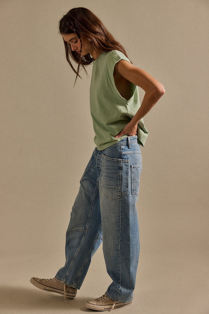 Minimalist Moxie Barrel Jeans | County Fair