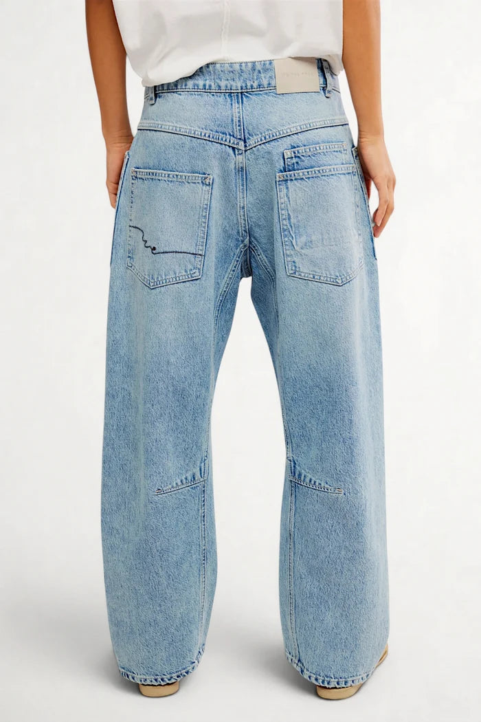 Minimalist Moxie Barrel Jeans | County Fair