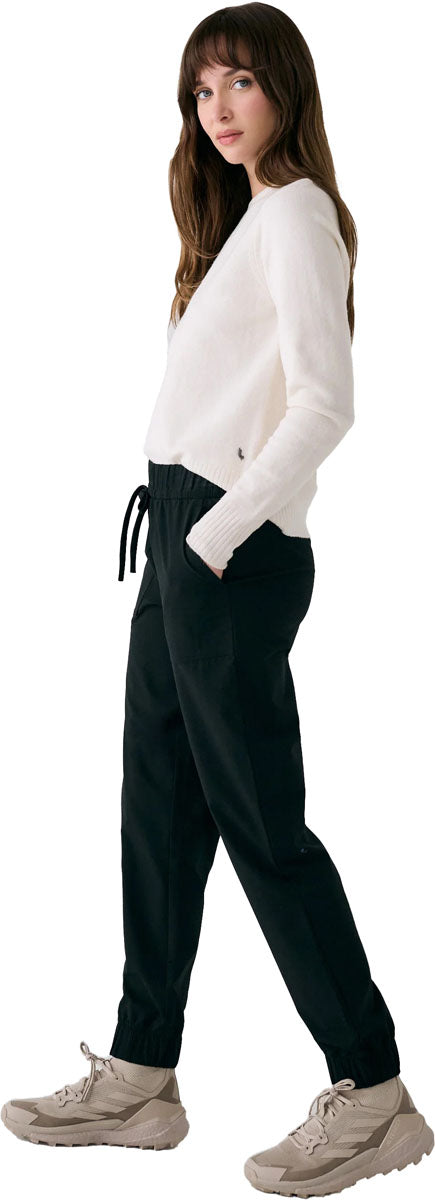 Momentum Tech Jogger Pants - Women's