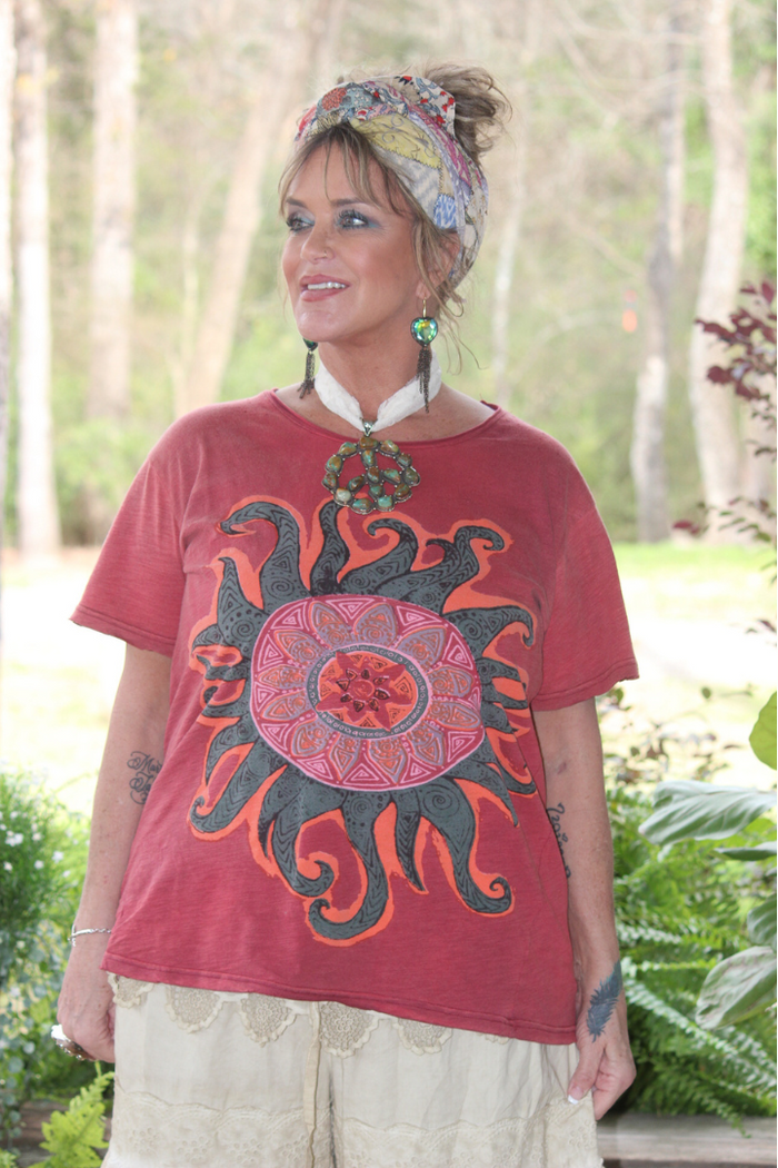 Moon Dance Tee | Solar Burst Wine