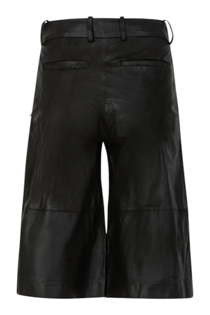 Petra Fit Leather Shorts | Black