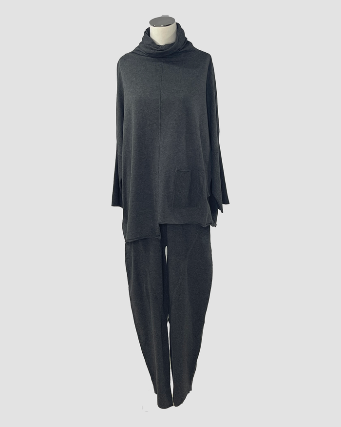 Poly Voly Pullover in Dark Charcoal