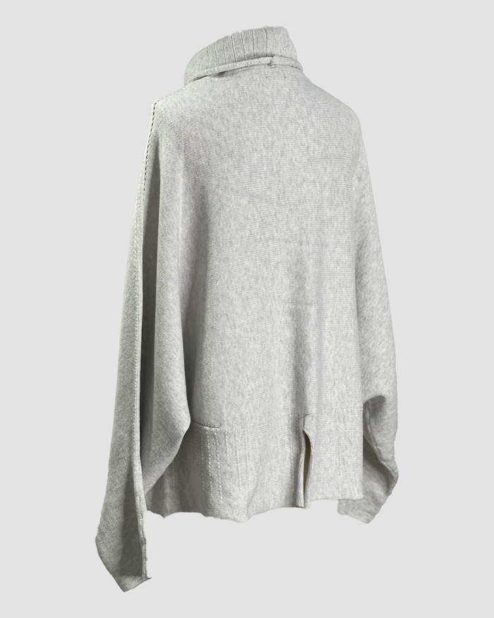 Poly Voly Pullover in Light Grey