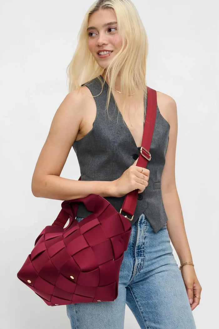 Resilience Woven Neoprene Tote | Wine