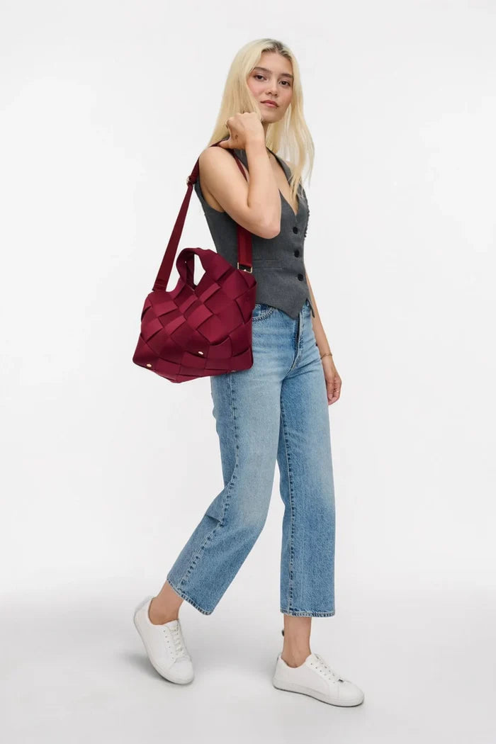 Resilience Woven Neoprene Tote | Wine