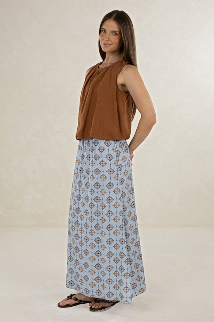 ELSHAM BOUTIQUE Samara Top in tobacco linen-tencel blend featuring a sleeveless bloused silhouette and neckline pleats