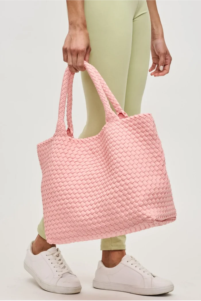 Sky's The Limit Medium Tote | Blush