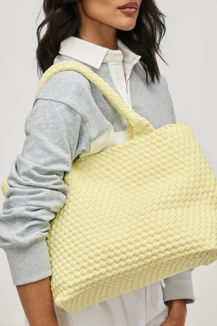 Sky's The Limit Medium Tote | Butter