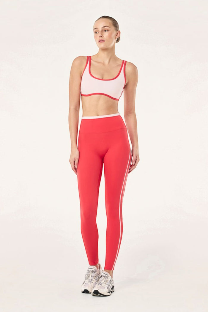 Solis Scoop Sports Bra | Strawberry & Soft Pink