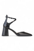 Zan Heel | Black Leather