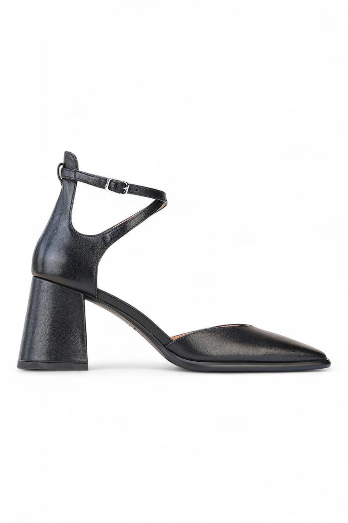 Zan Heel | Black Leather