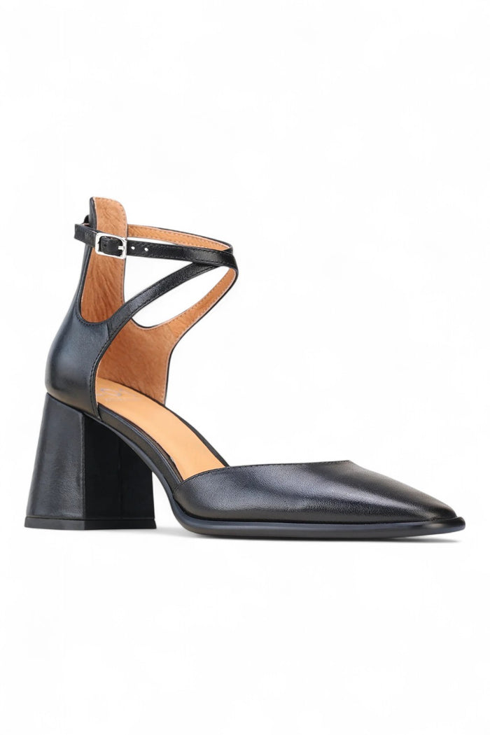 Zan Heel | Black Leather