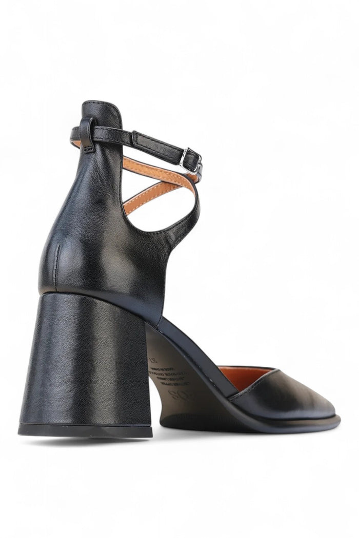 Zan Heel | Black Leather